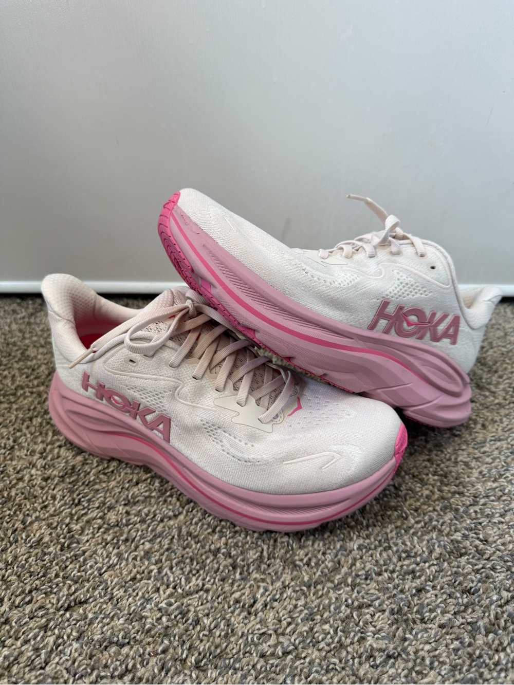 Hoka Clifton 10 size 8.5B Women's White and Pink Clifton-Style Running Shoes